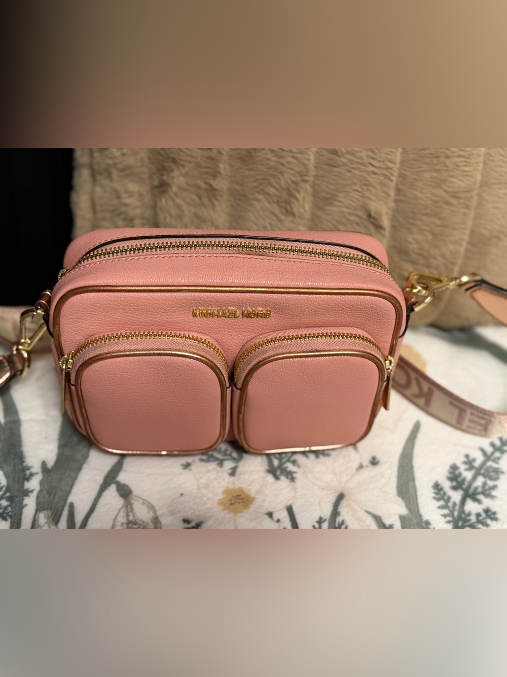 MICHAEL KORS Pink Pebbled Leather Camera Crossbody Bag with Logo Strap - Picture 4 of 5
